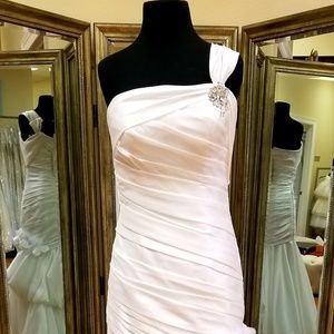 Size 10 White One Shoulder Fitted Wedding Dress